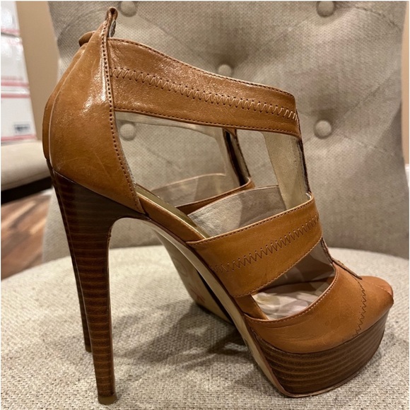 Michael Kors Size 7 leather Berkley platform heels ; color “luggage” - Picture 8 of 11